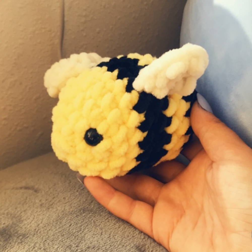 Chucky bumblebee plush cute crochet